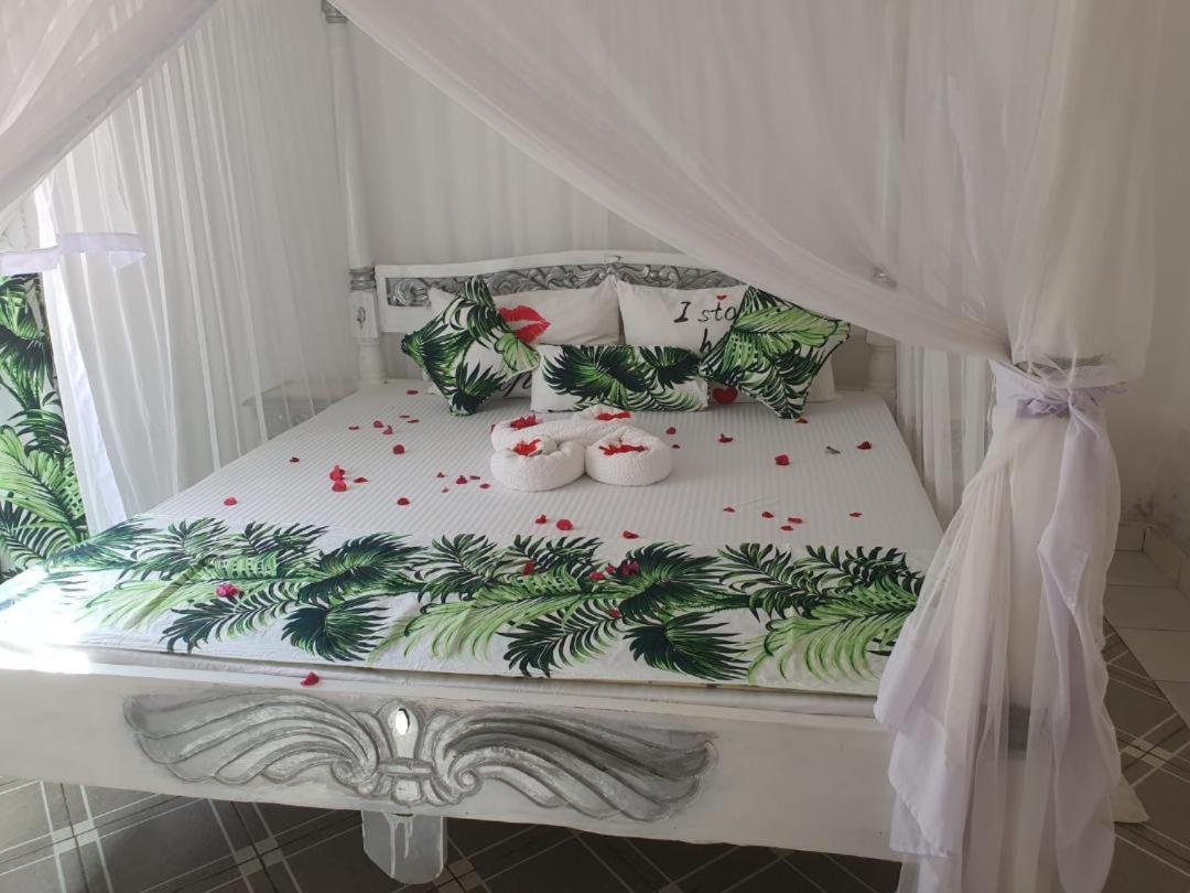 Nyumba Tulivu Apartman Watamu Kültér fotó